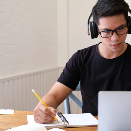 A male student is taking the Oxford PAT Preparation Course run by PMT Education.