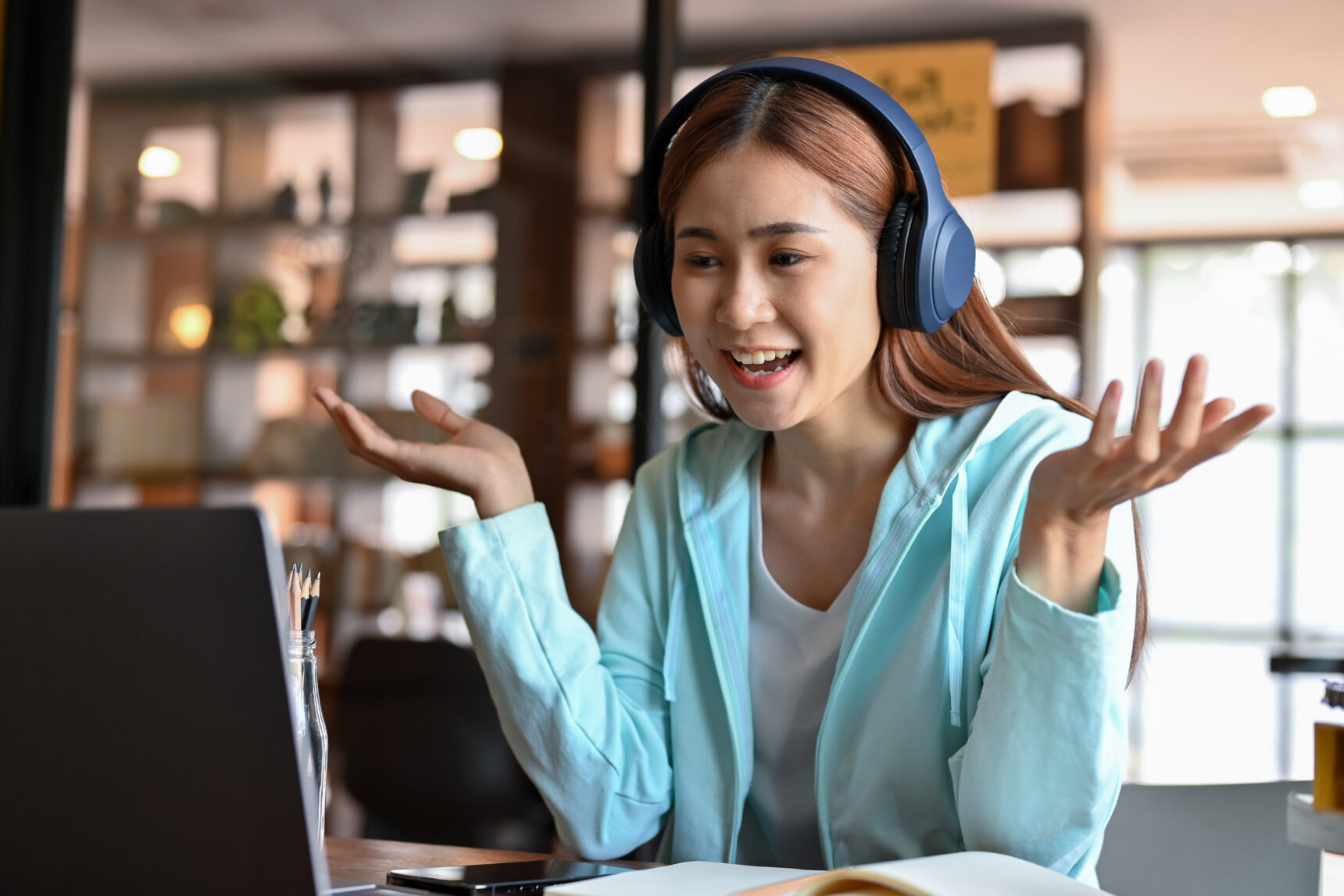 Online tutor engaging with student as they discuss their special interest.